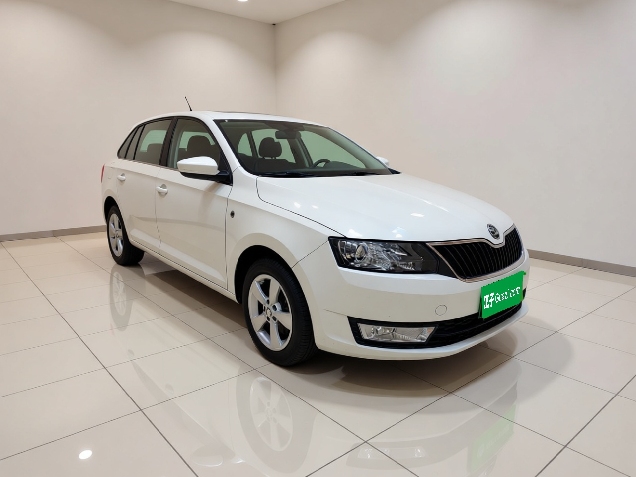 Rapid Spaceback 2014 1.4TSI DSG Comfort photo 3
