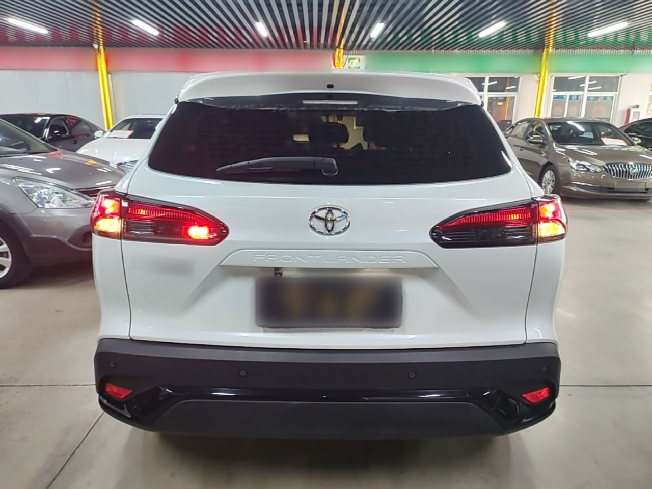 Frontlander 2022 2.0L CVT Elite photo 3