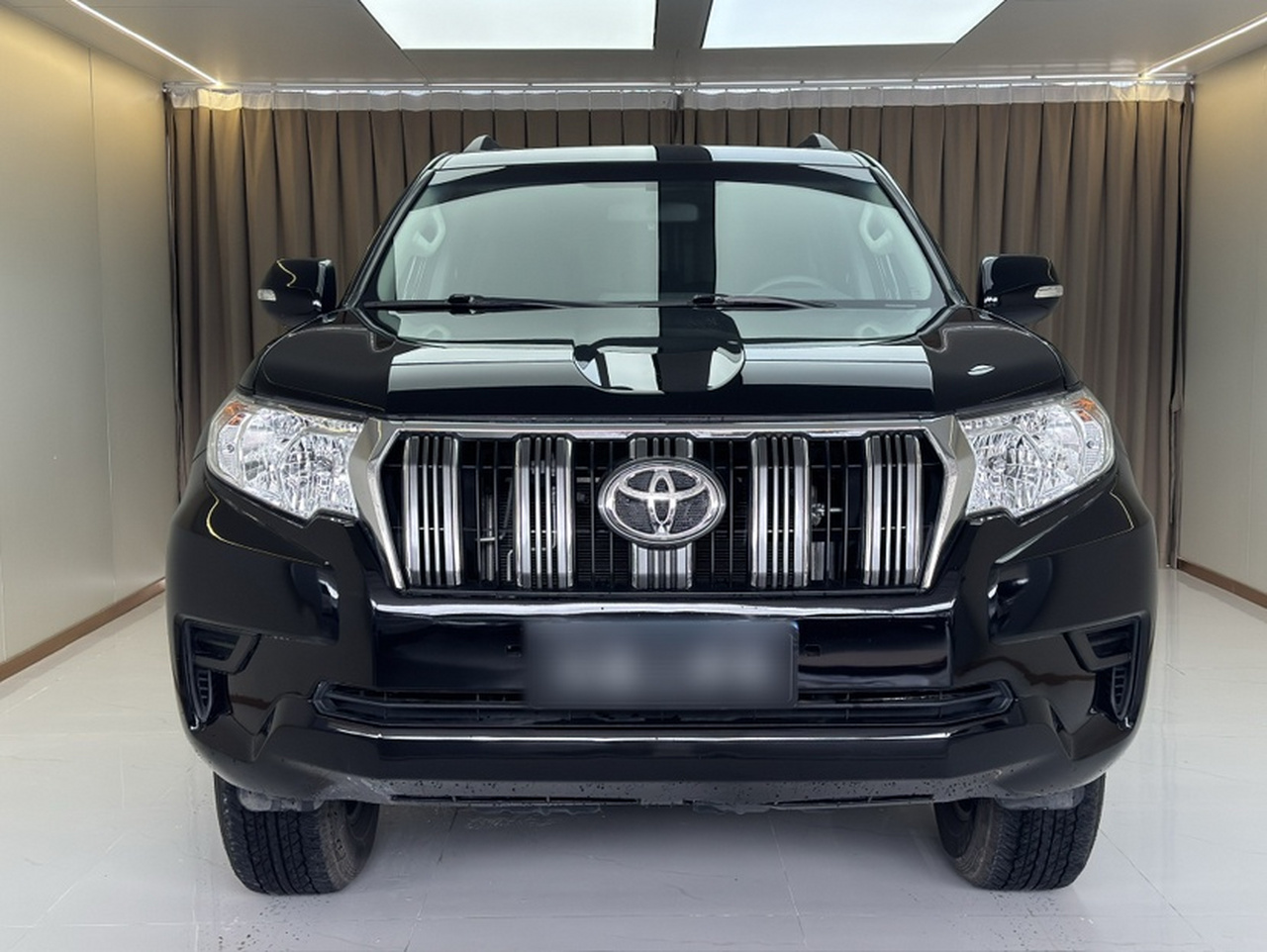 Prado Parallel Import photo 4