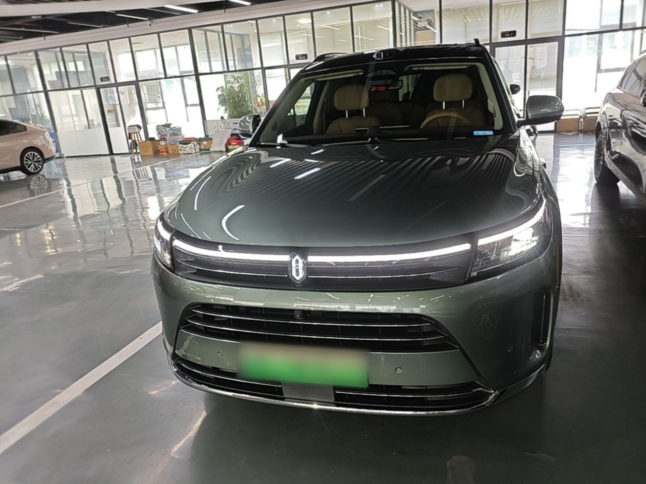 HIMA AITO M7 2024 1.5T ADAS AWD Max 6-Seater photo 2