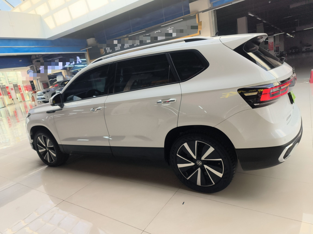 Tharu 2023 300TSI RWD photo 4