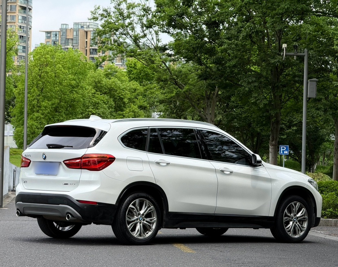 X1 2018 sDrive20Li Leading photo 2