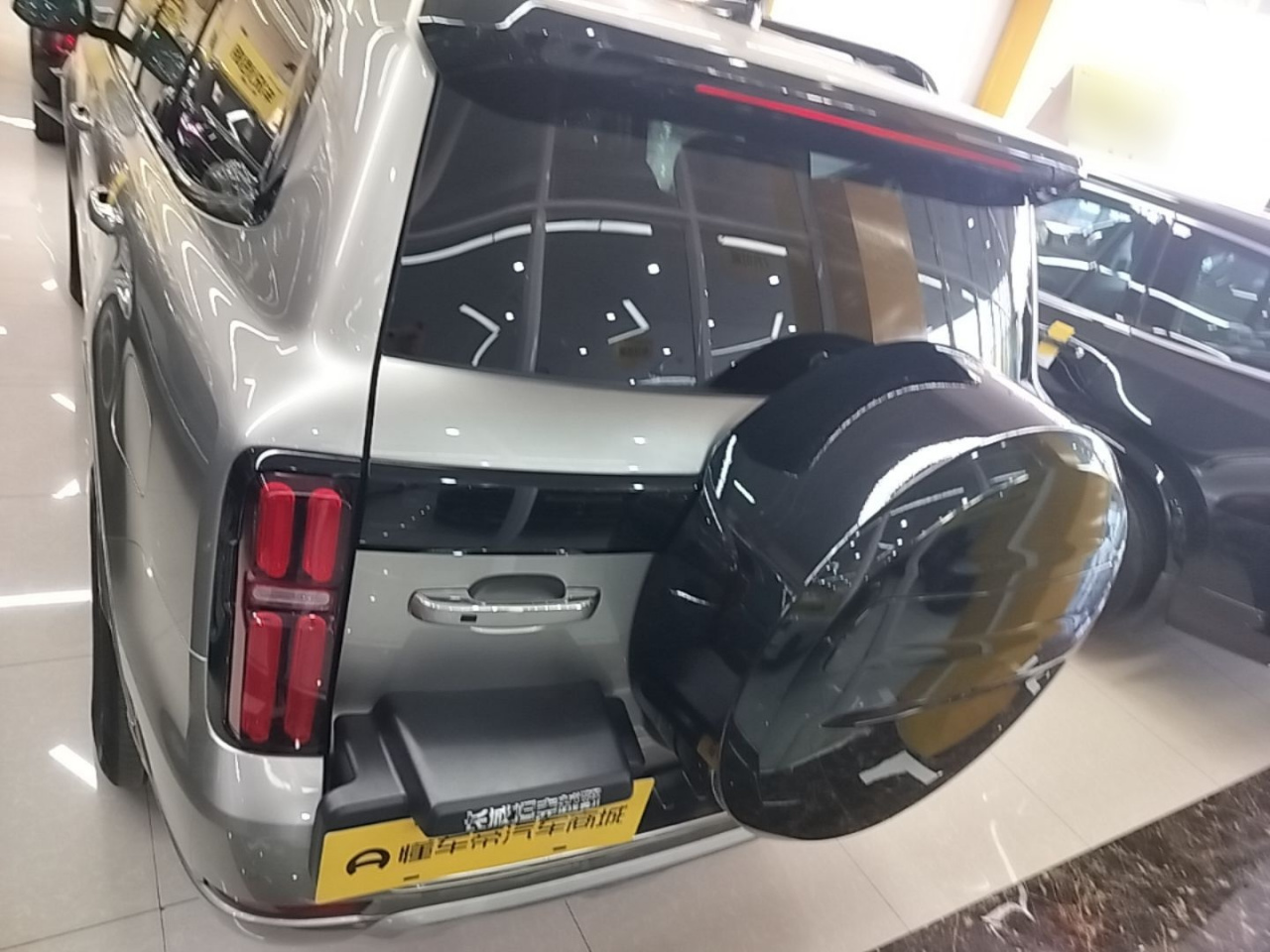 500 EV 2023 Hi4-T photo 3