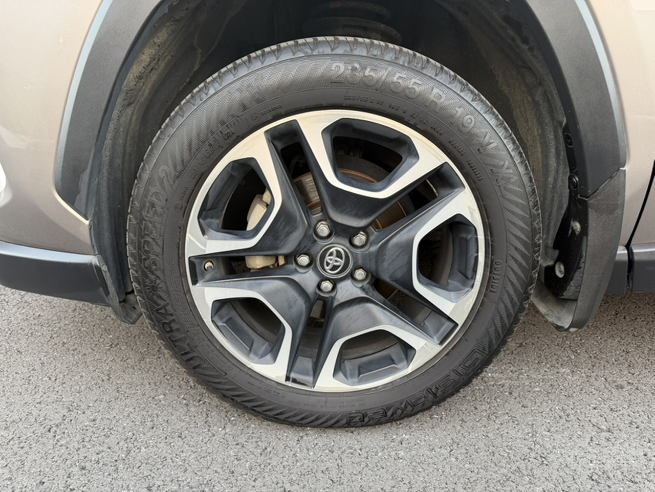 RAV4 2020 2.0L CVT AWD Premium photo 2