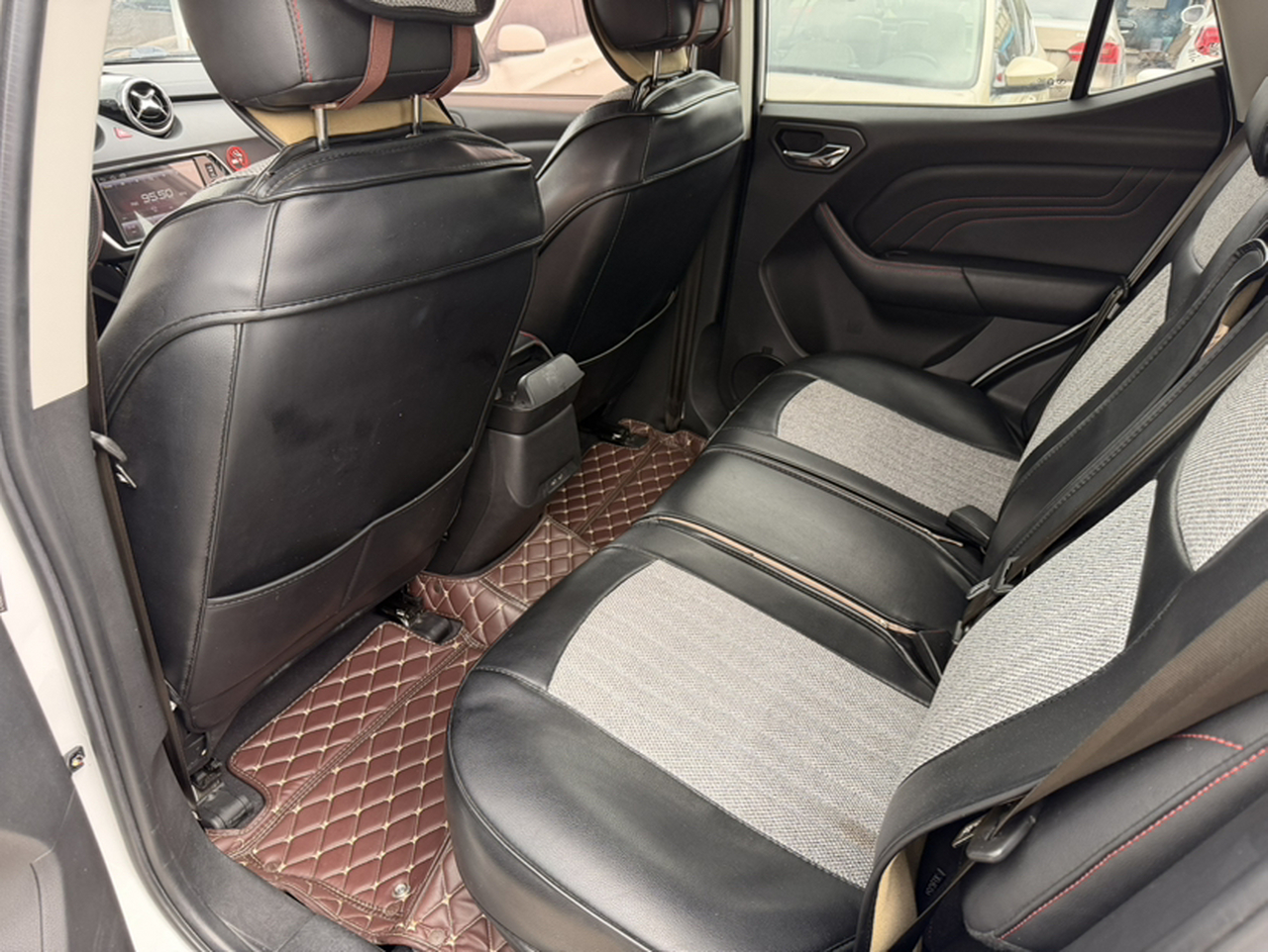 DX3 2016 1.5L MT Premium photo 4