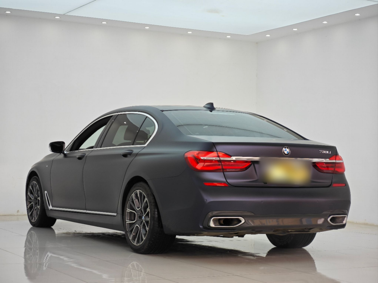 7 Series 2018 730Li Leading M Sport Package photo 4