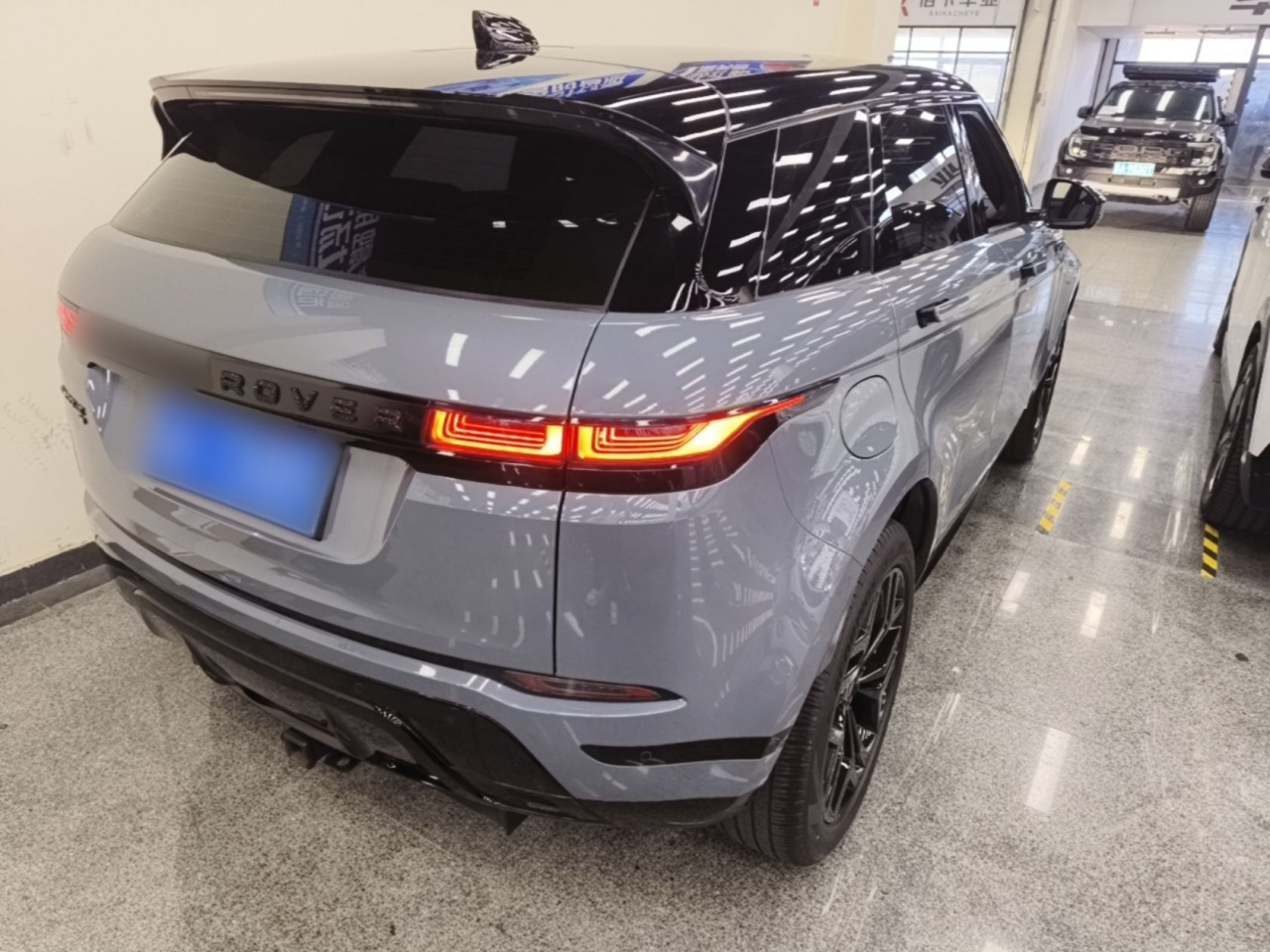 Range Rover Evoque 2020 249PS R-DYNAMIC S Sport Tech photo 4