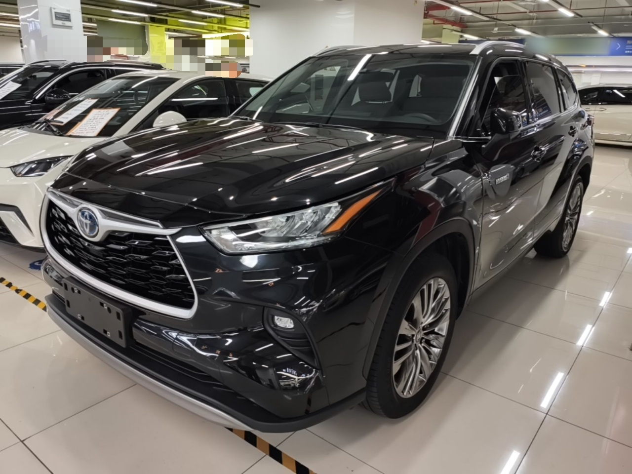 Highlander 2023 2.5L Smart Hybrid AWD Luxury 7-Seater