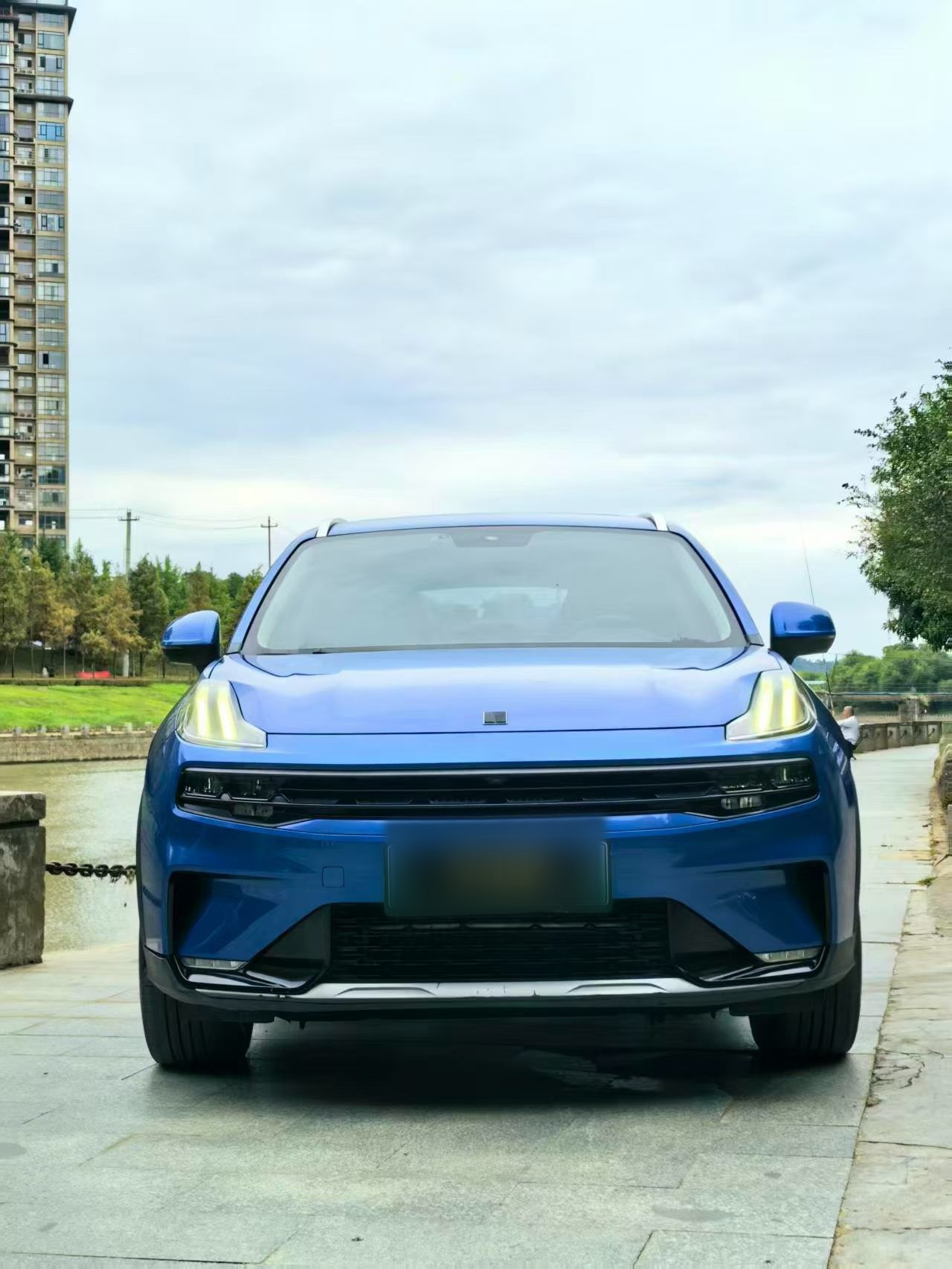 06 EM-P 2020 PHEV Plus photo 4