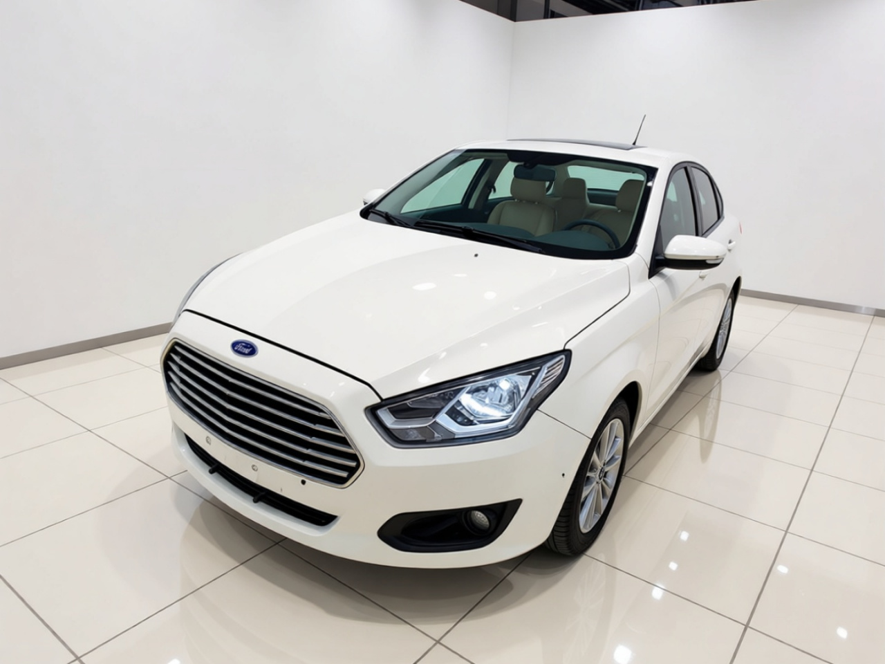Escort 2015 1.5L AT Comfort