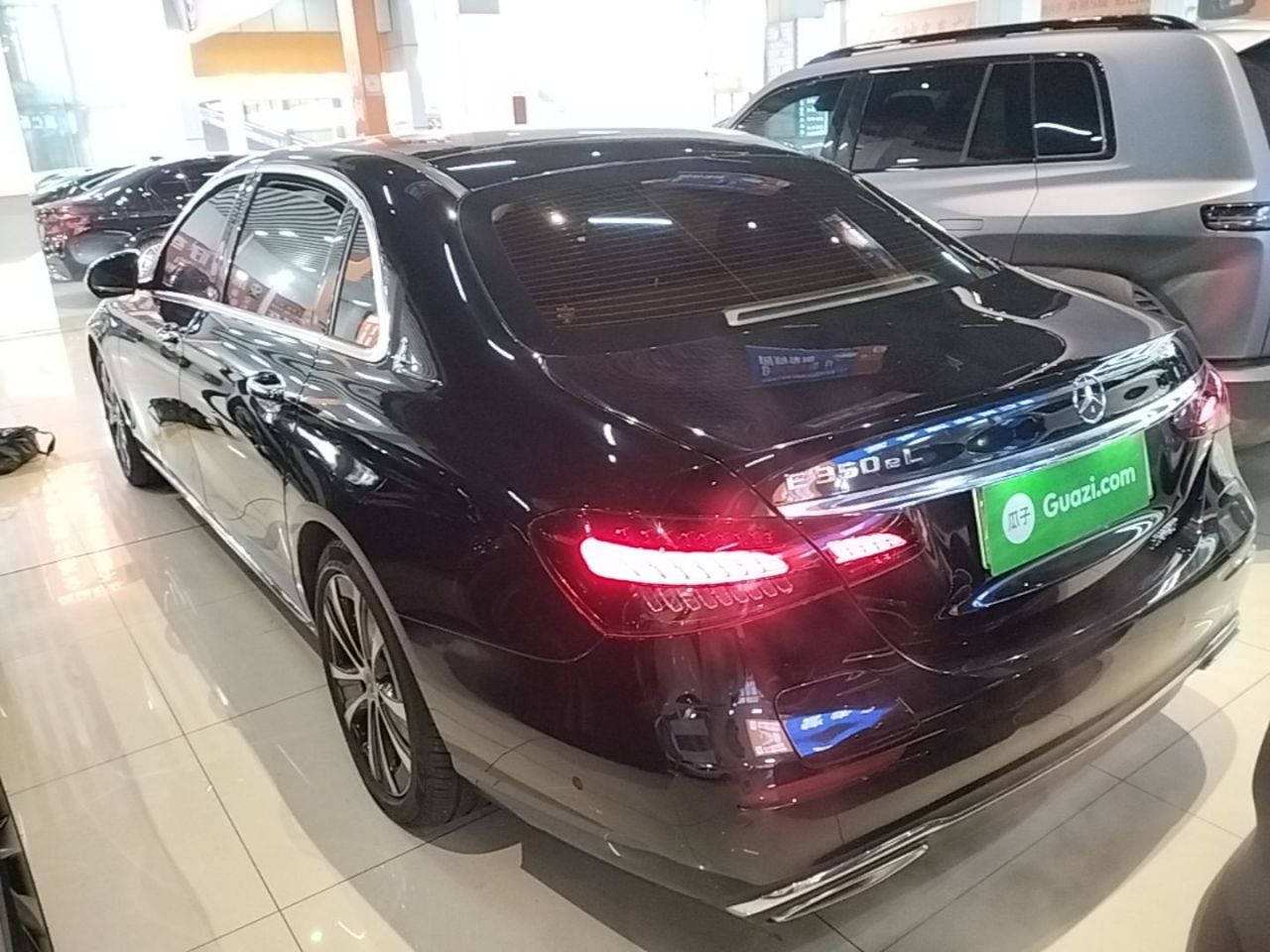 E-Class EV 2023 E 350 e L PHEV photo 4