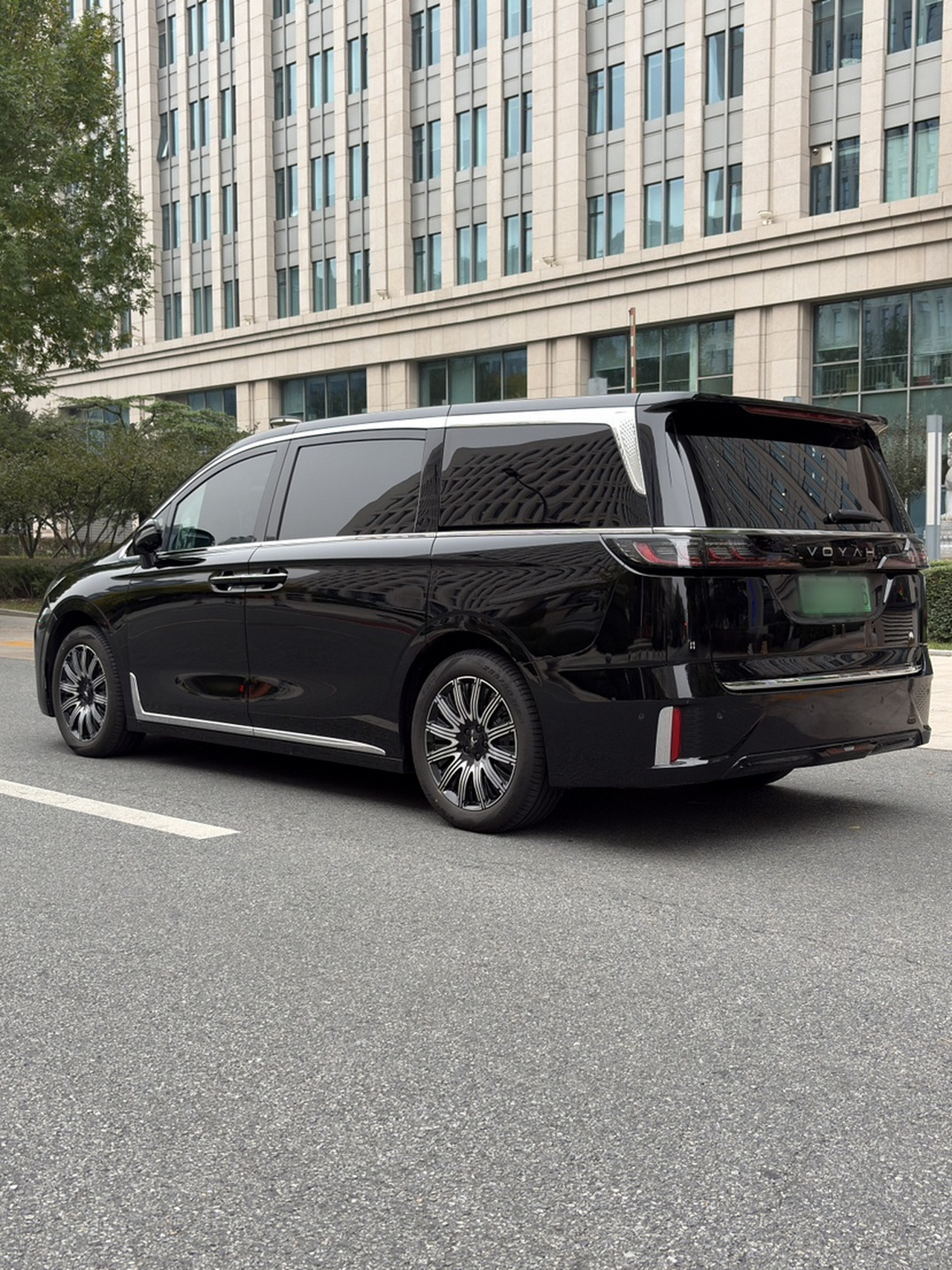 Voyah Dreamer 2025 EV AWD Excellence photo 5