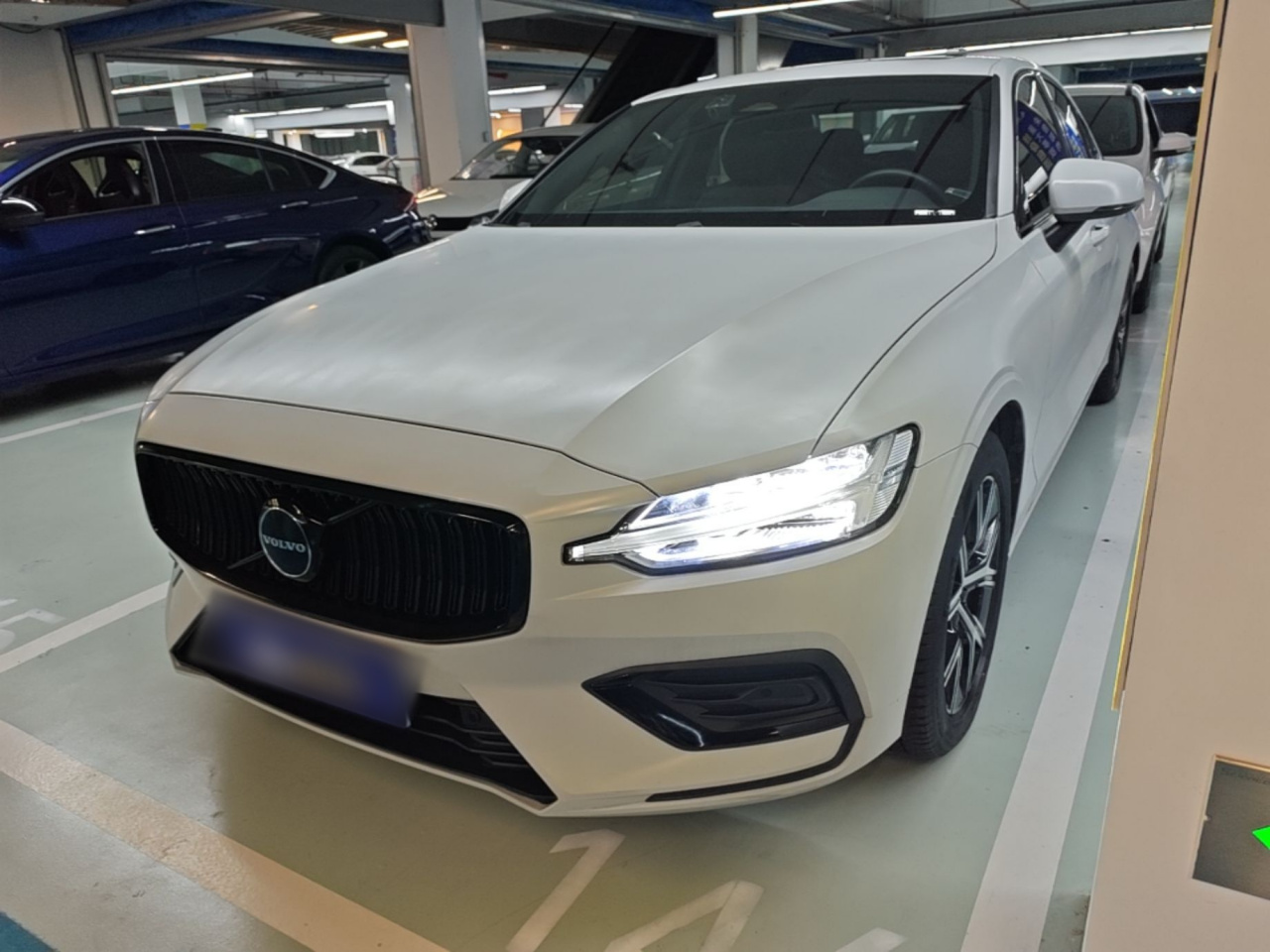 S60 2024 B4 Luxury