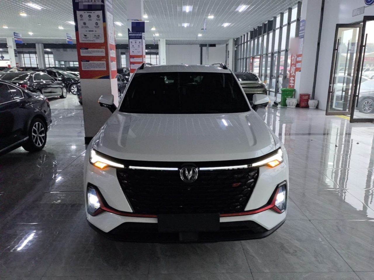 CS35PLUS 2022 NE 1.4T DCT Premium photo 2