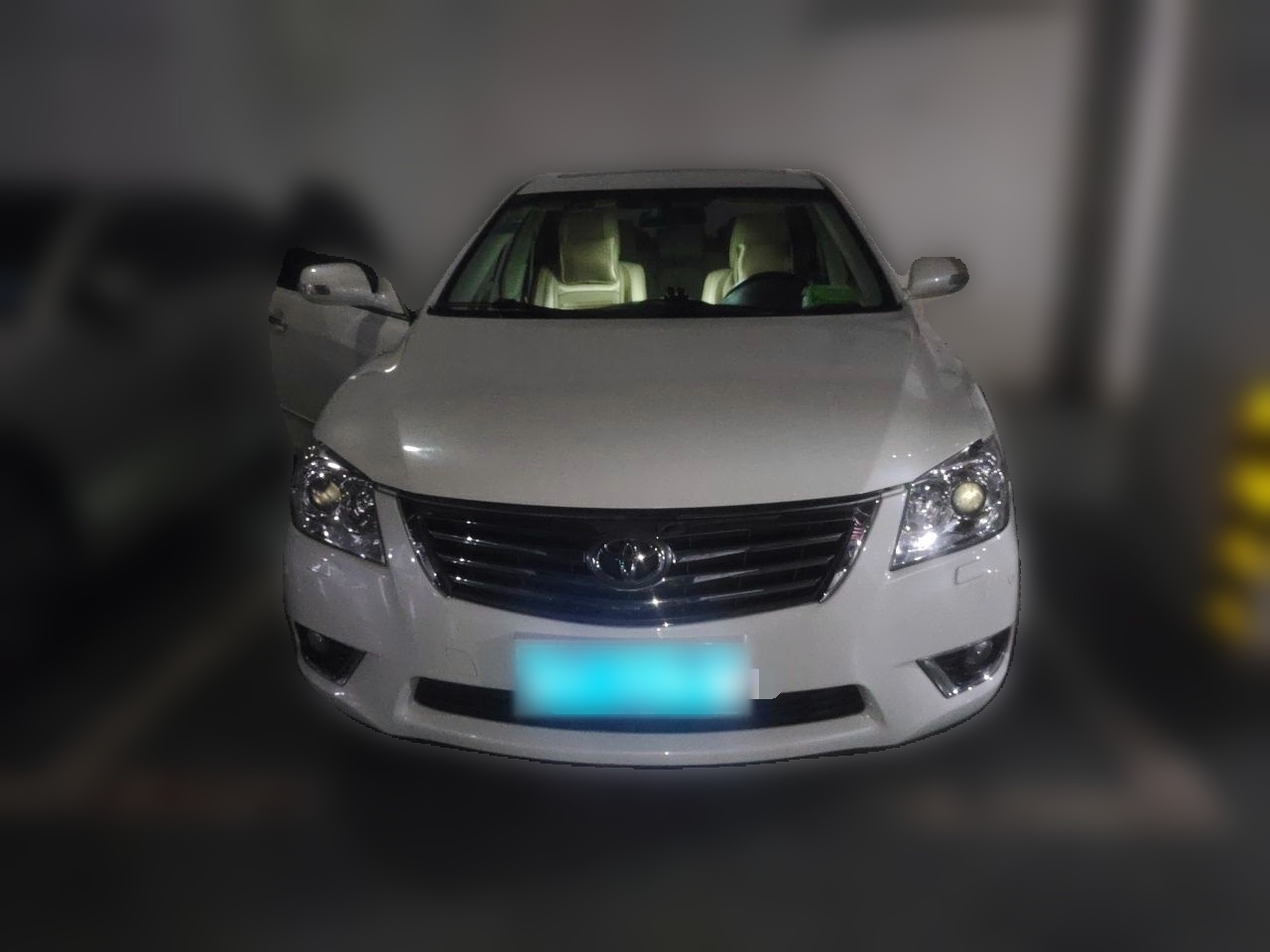 Camry 2011 240G Luxury Anniversary Edition photo 2