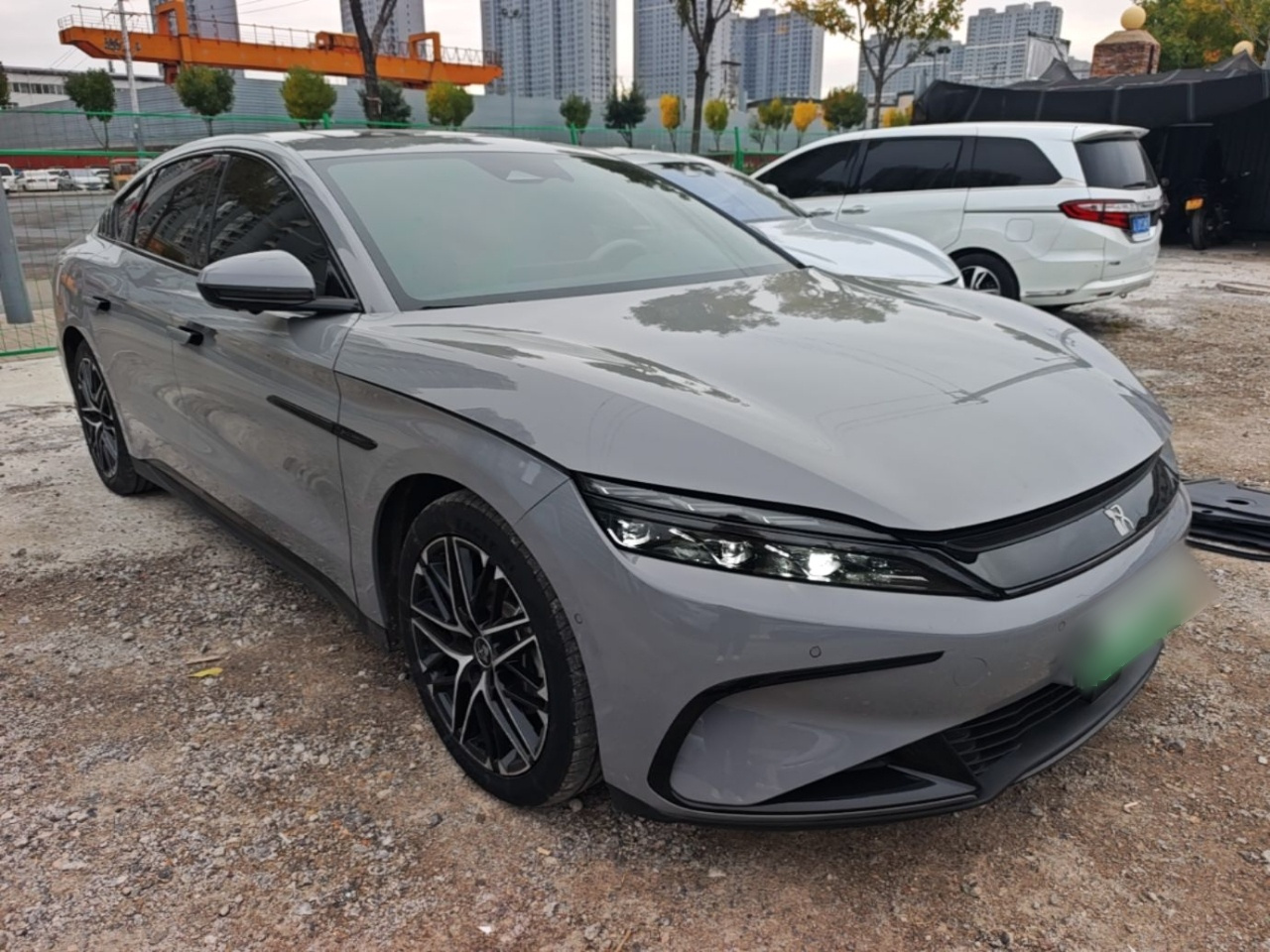 Han 2025 EV 605KM Premium photo 3