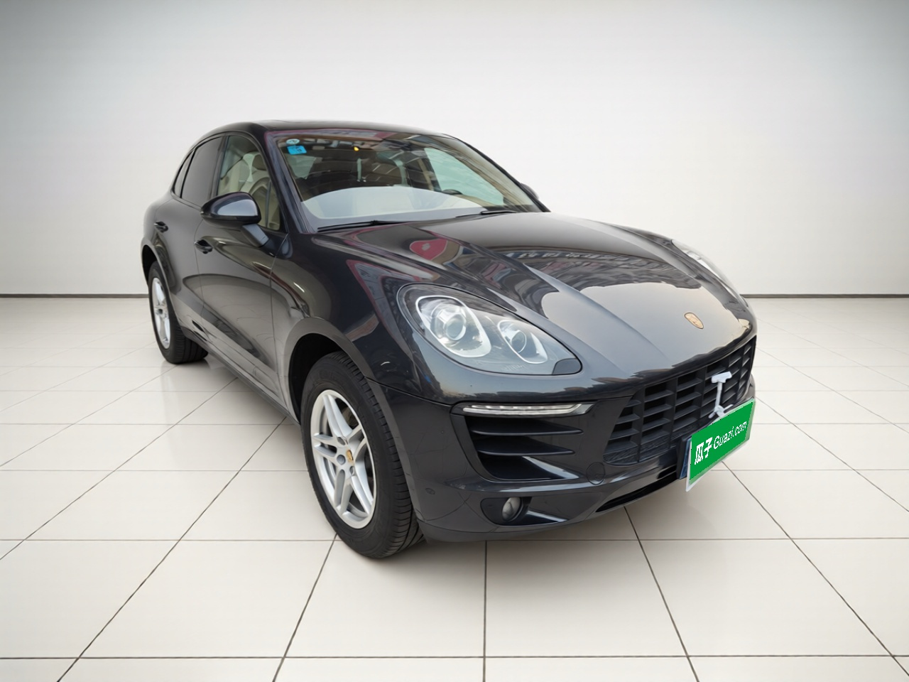 2017 Macan 2.0T photo 3