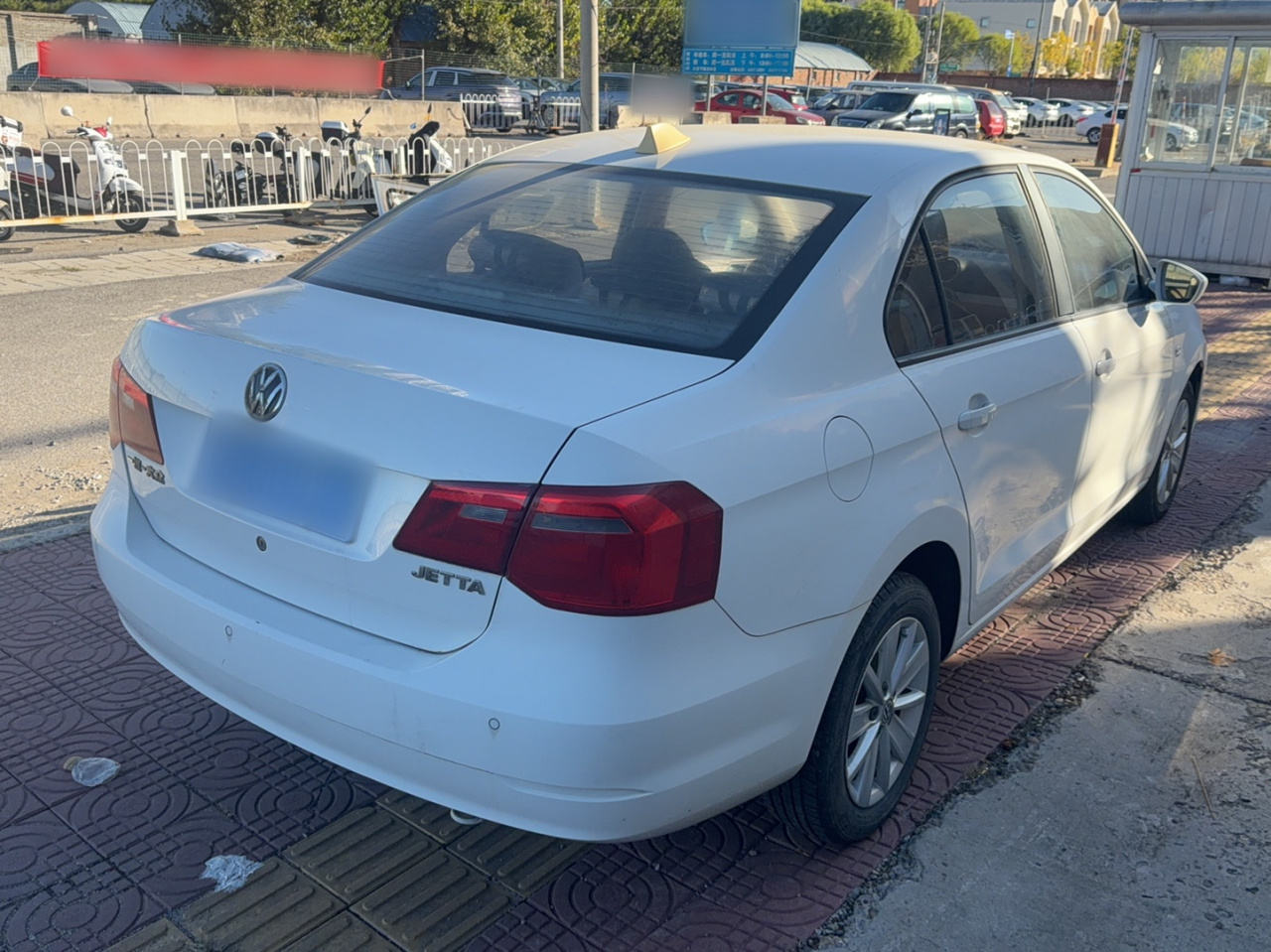 2015 1.6L AT Comfort photo 4