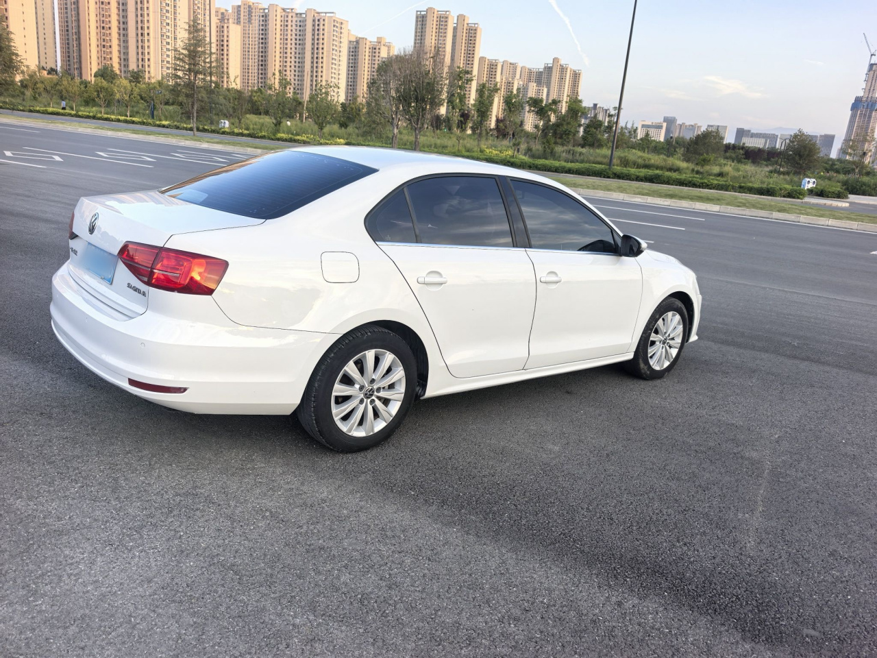 Sagitar 2015 1.6L AT Comfort photo 2