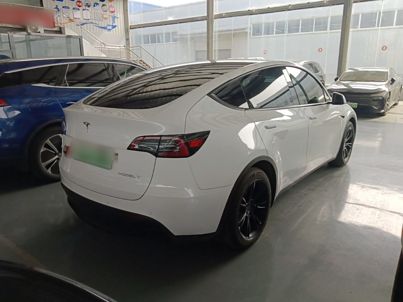 Model Y 2021 Standard Range RWD photo 4