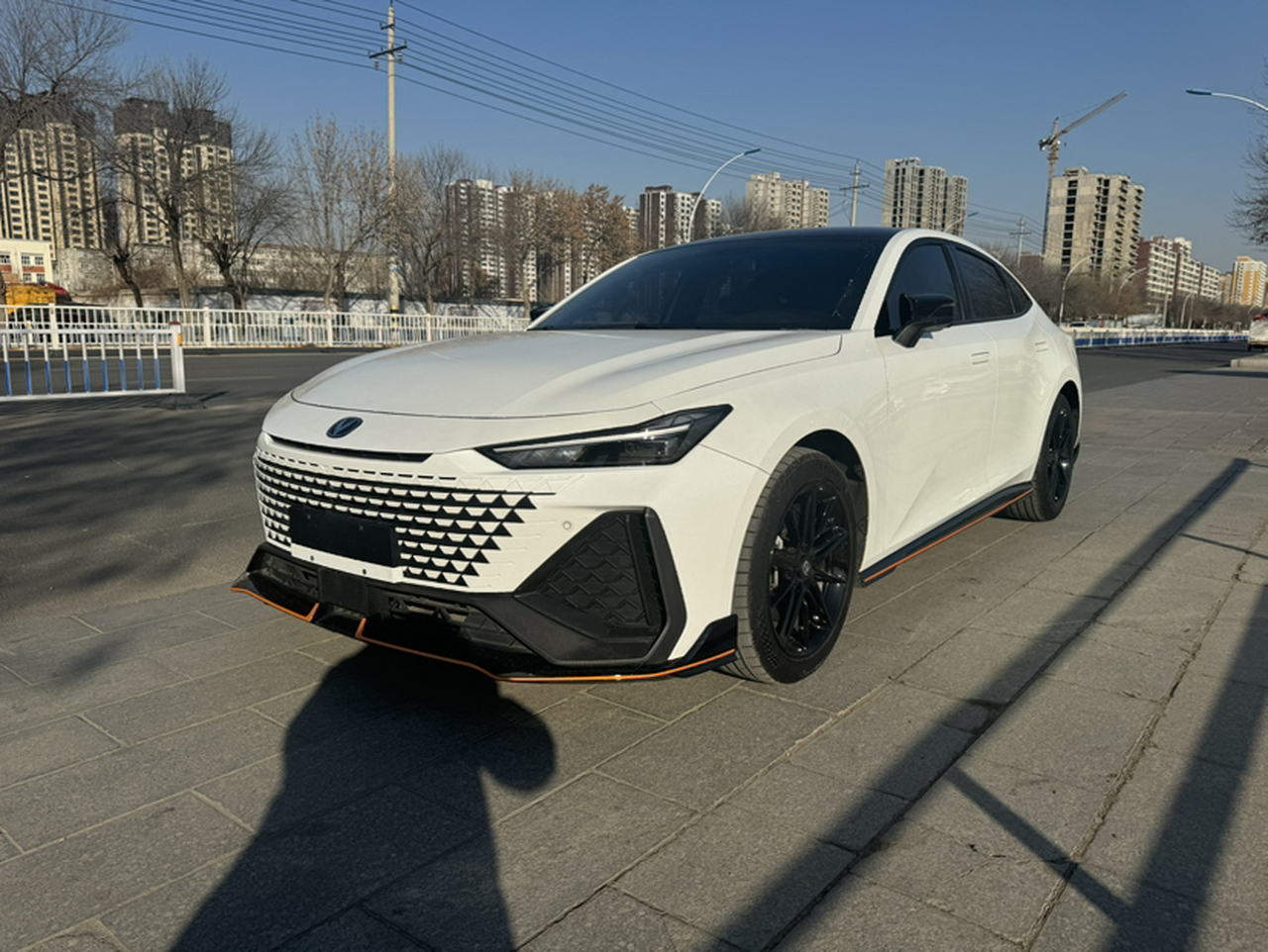 UNI-V 2023 2.0T