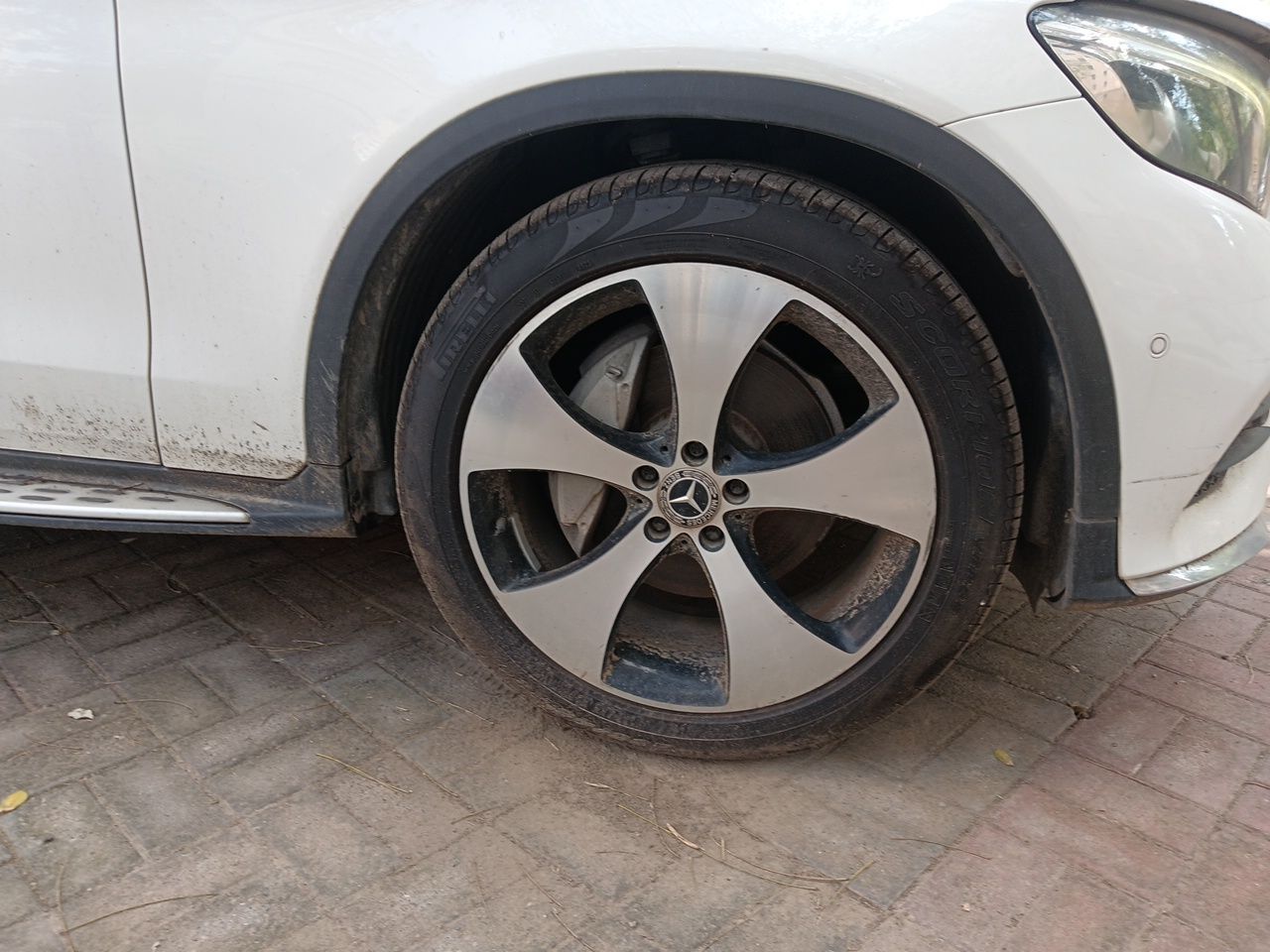 GLC 2018 GLC 300 4MATIC Dynamic photo 2