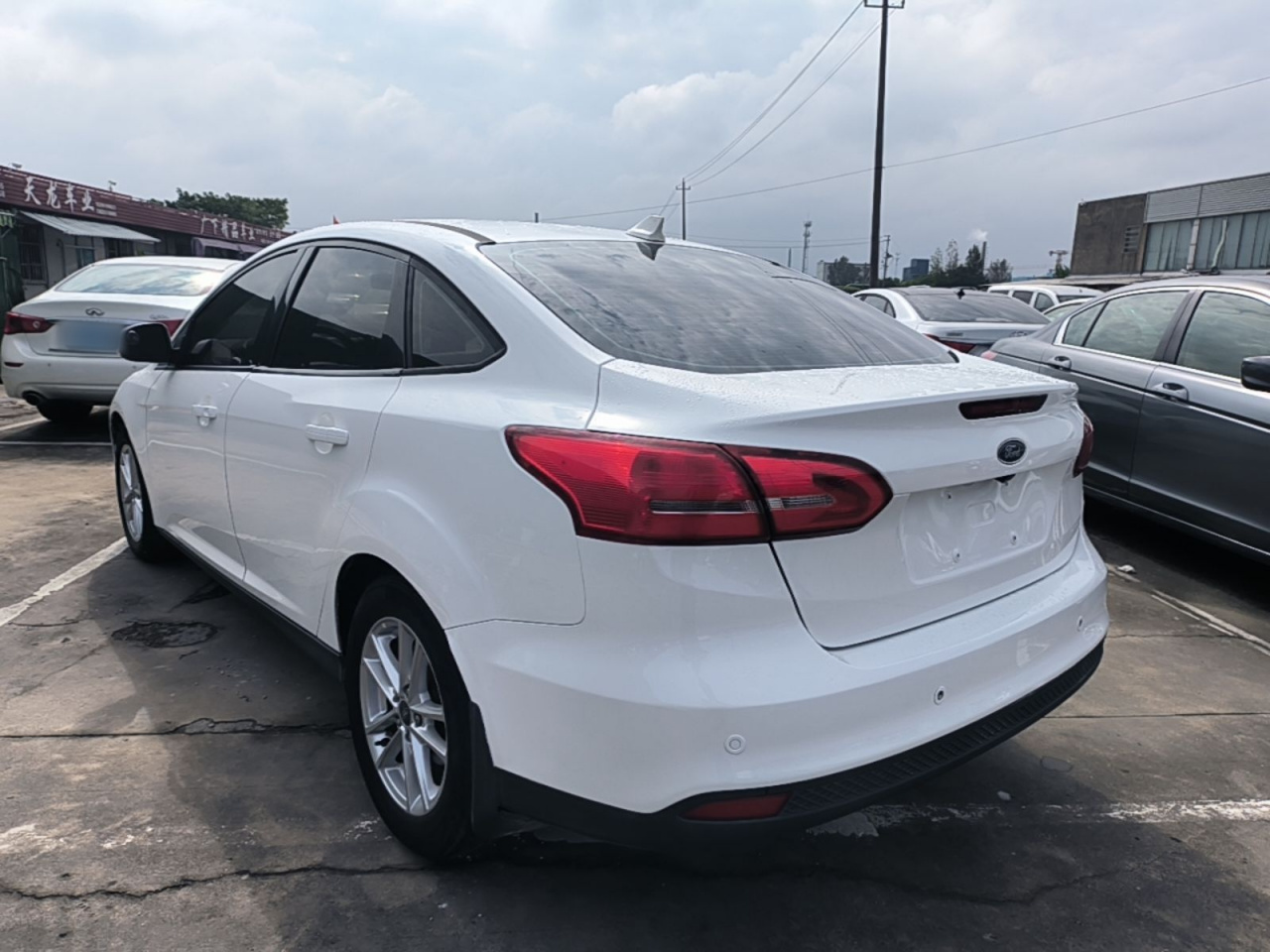 Focus 2017 Sedan 1.6L AT Fashion photo 4