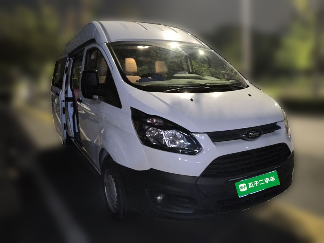Transit 2019 2.0T Diesel Medium Wheelbase 6-Seater China VI photo 3