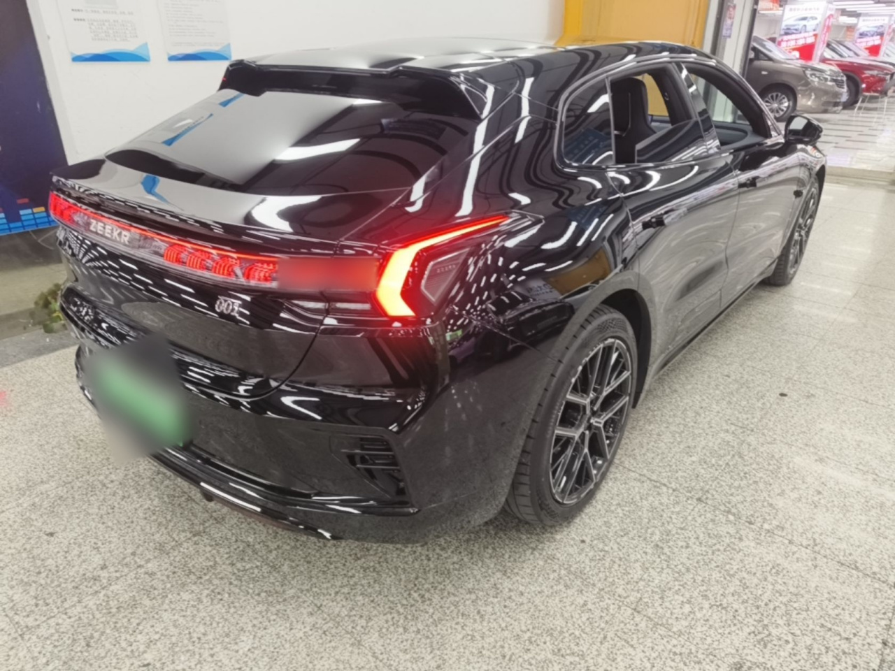001 2026 95 AWD Max photo 4