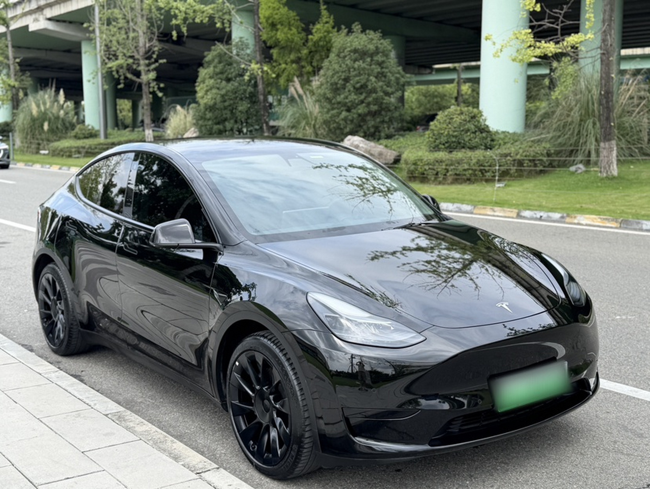 Model Y 2022 Facelift RWD photo 2