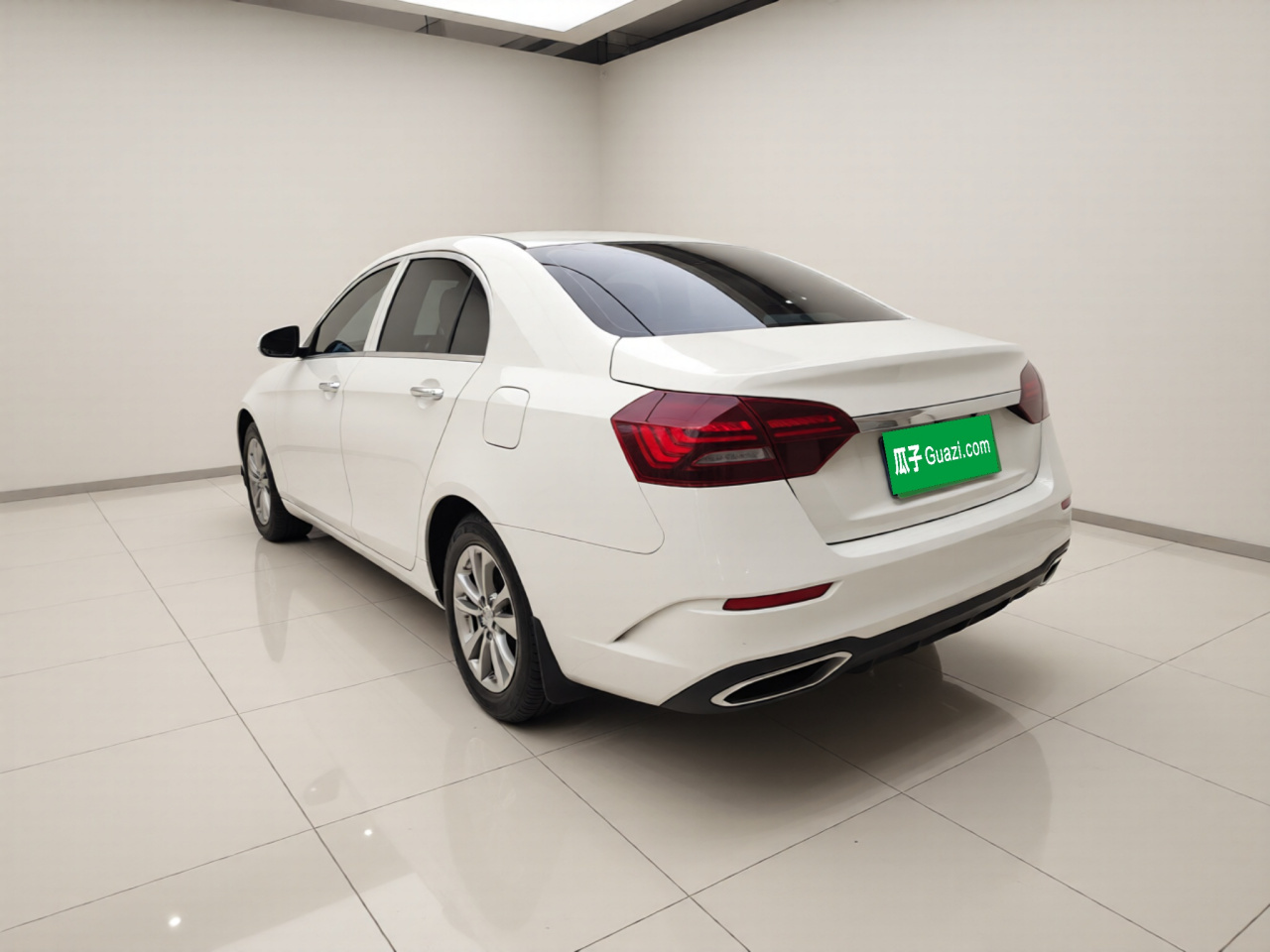 Emgrand 2020 1.5L CVT Comfort photo 4