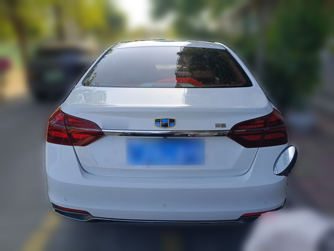 Emgrand 2018 1.5L CVT Luxury photo 5