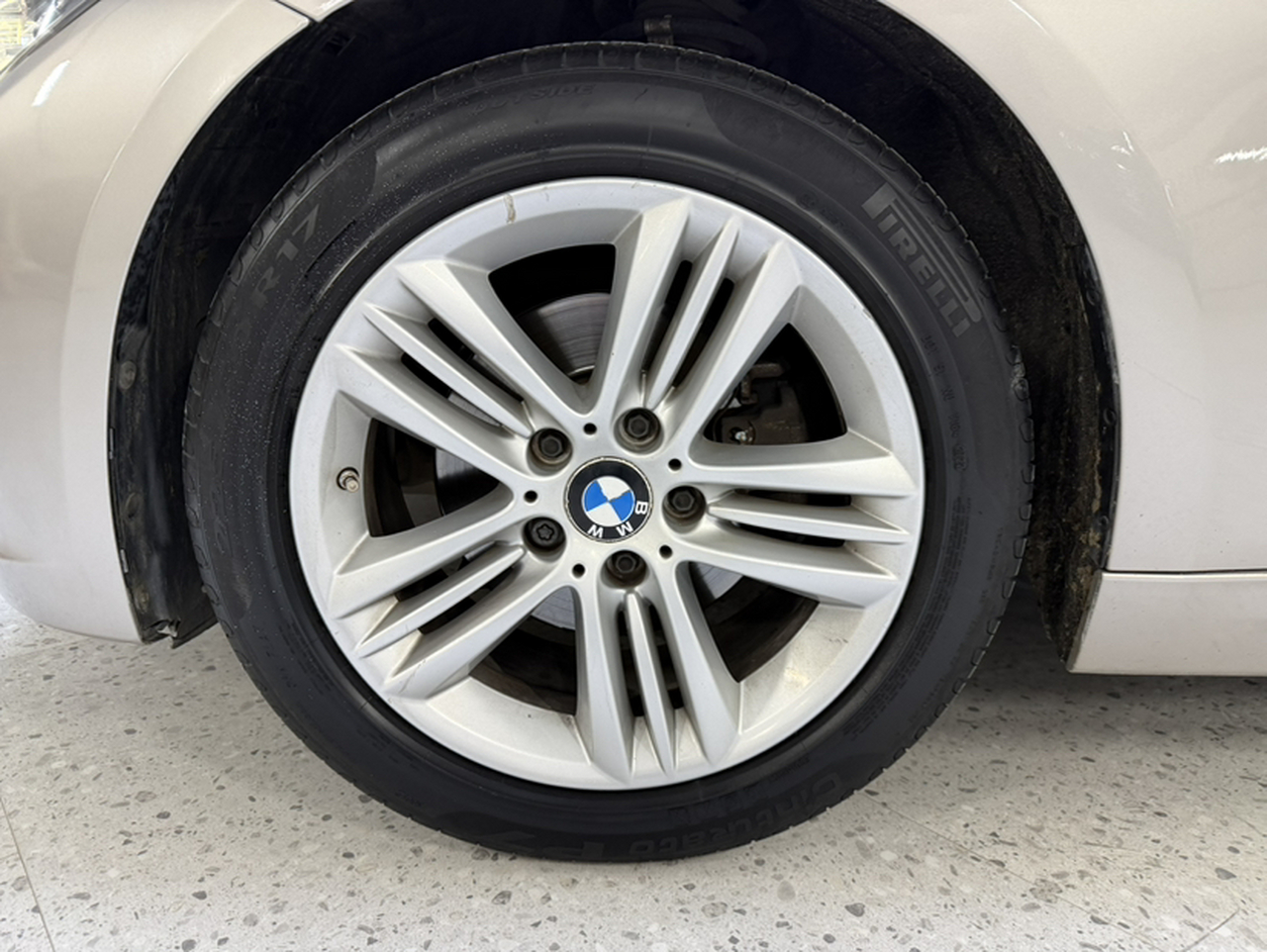 3 Series 2016 320Li Progressive photo 4