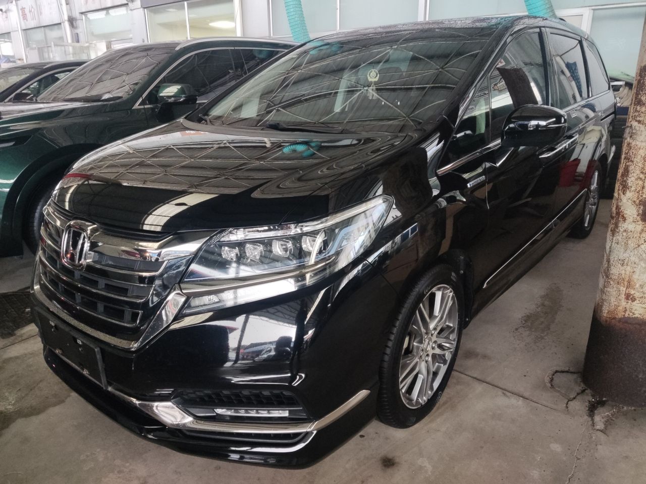 Elysion 2019 2.0L Hybrid Luxury
