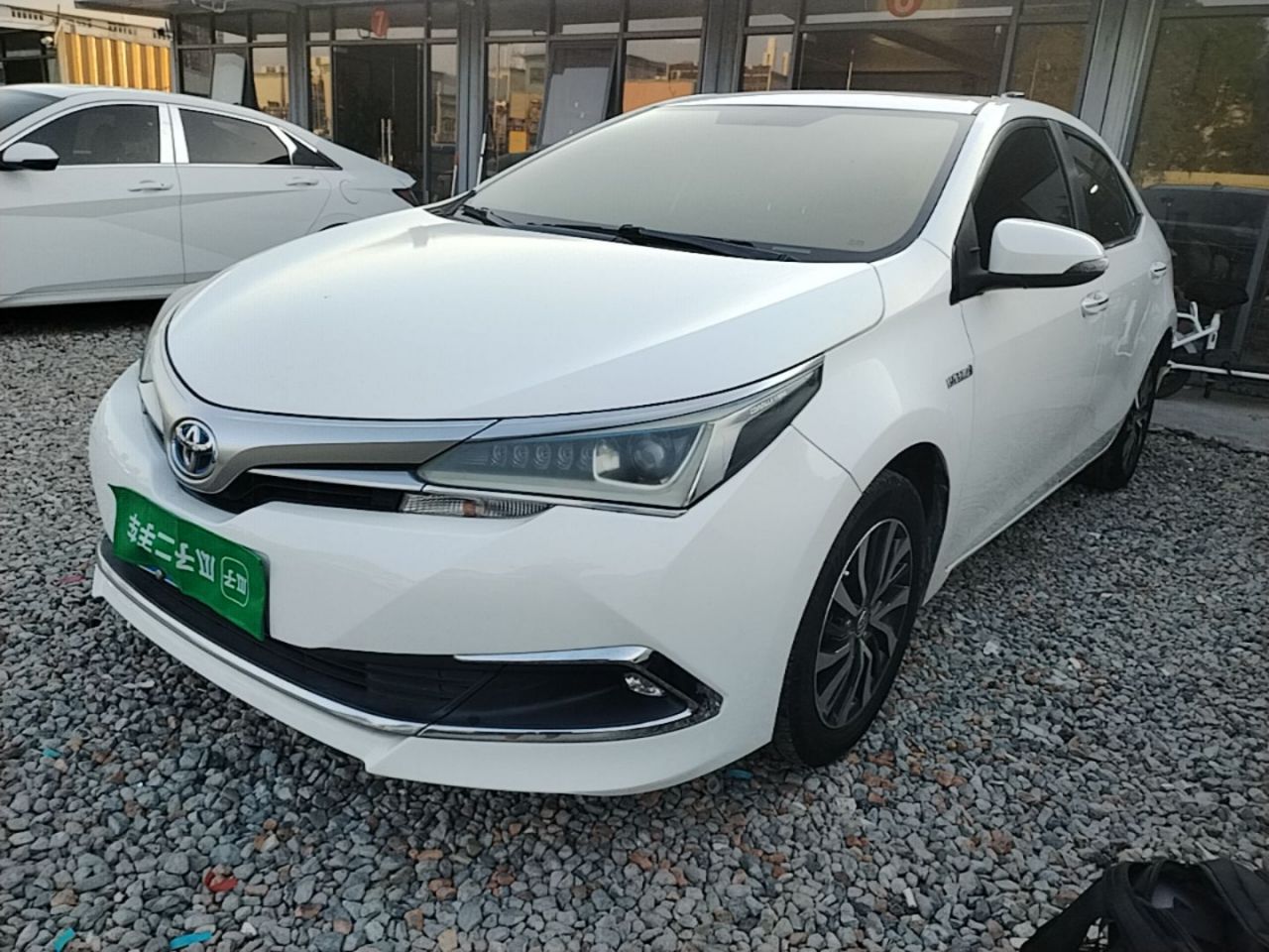 Corolla 2017 Facelift Hybrid 1.8L E-CVT Leading
