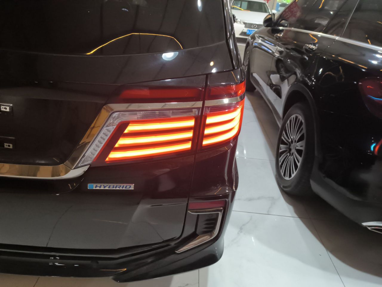 Elysion 2019 2.0L Hybrid Luxury photo 2