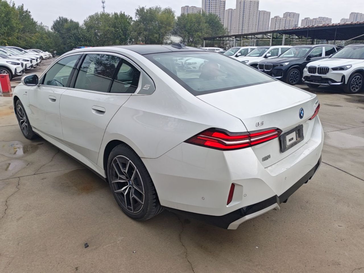 i5 2024 eDrive 35L M Sport Package photo 4