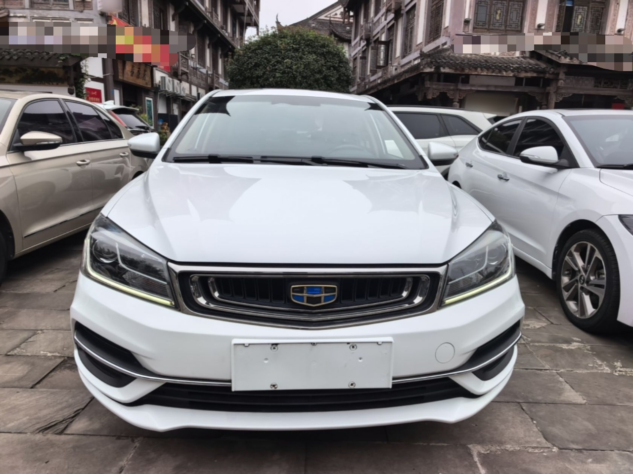 Emgrand 2018 1.5L CVT photo 2