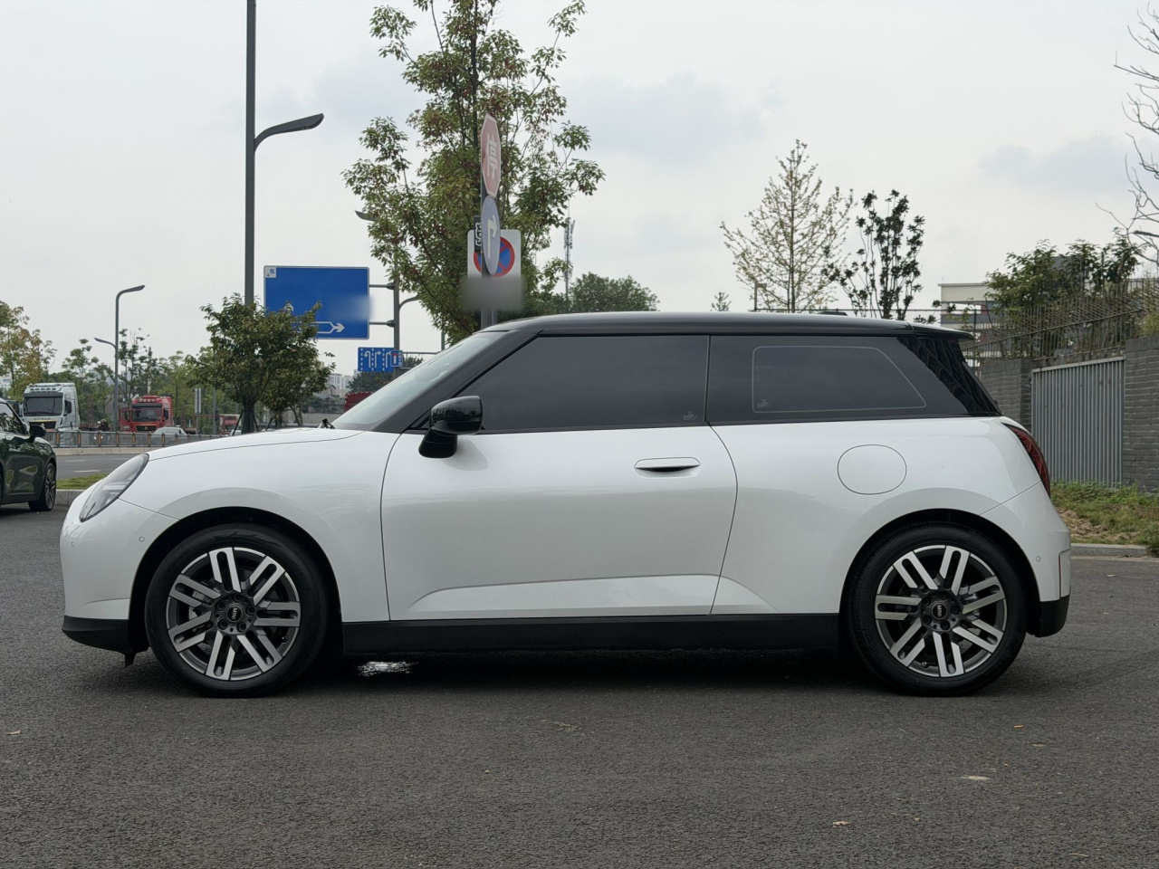 MINI COOPER 2025 Facelift 466km COOPER E Classic photo 4