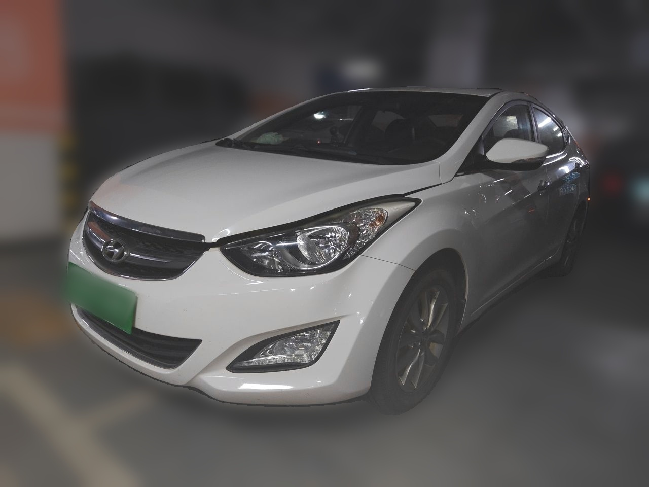 Elantra 2015 1.6L MT Leading