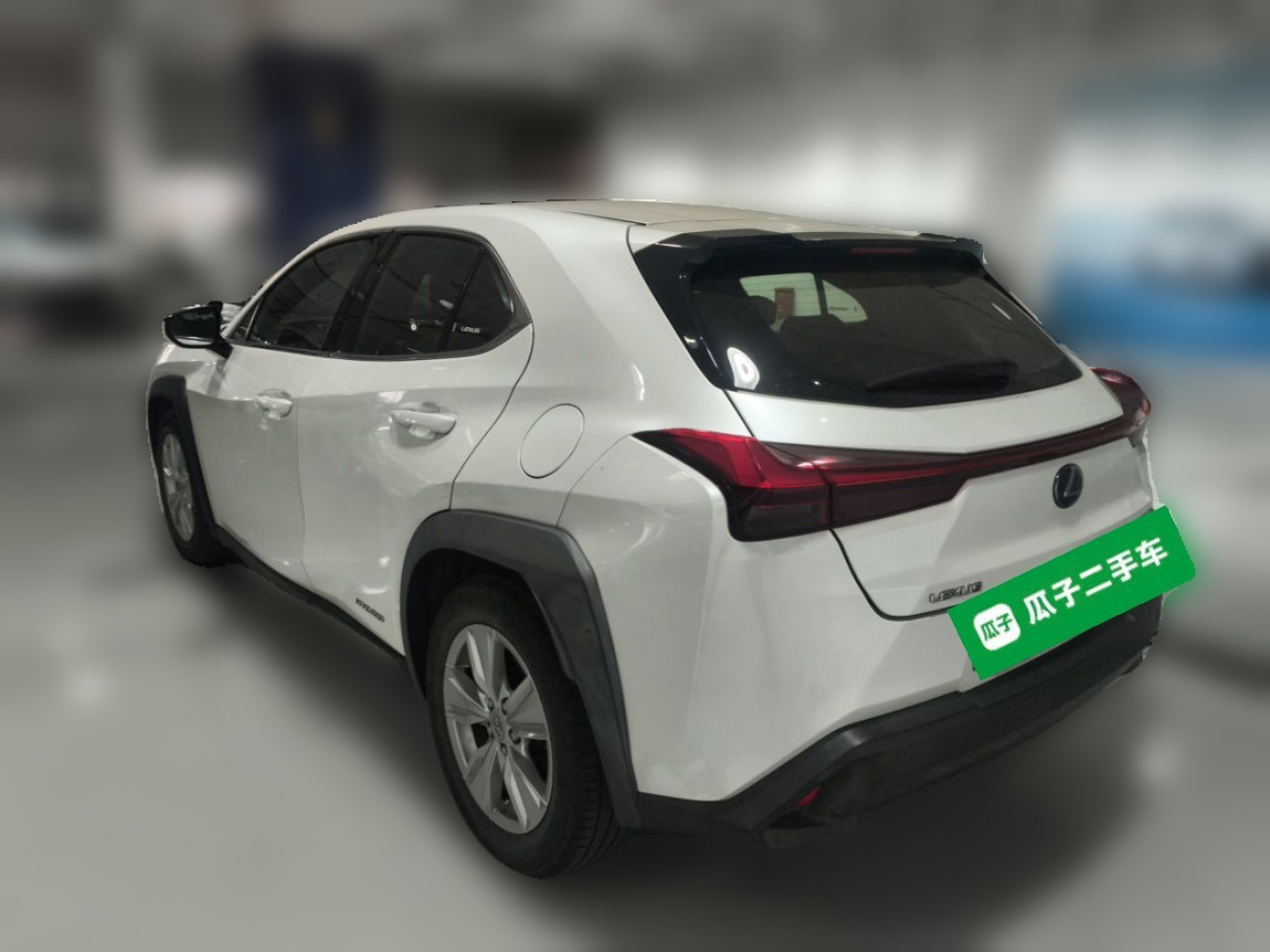 UX 2019 260h China VI photo 4