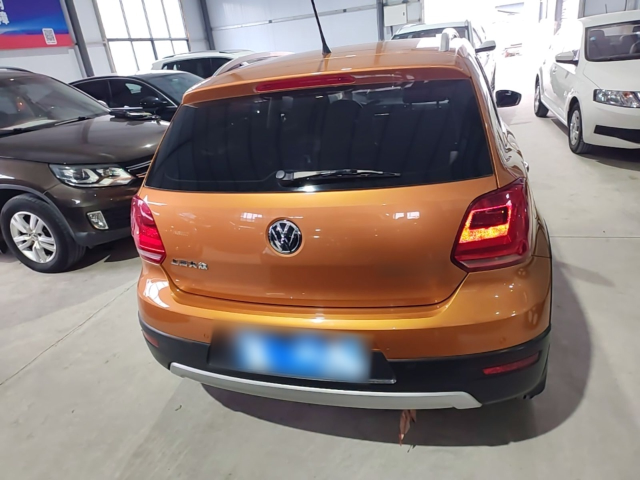 2014 1.6L Cross Polo AT photo 5
