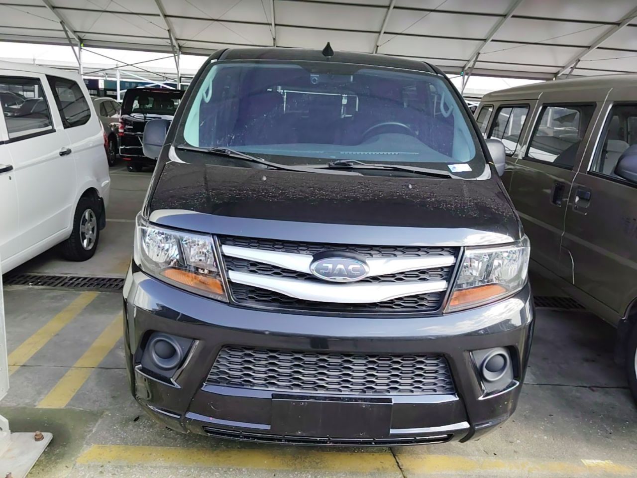 Refine M3 2019 1.8L 5-Seater photo 2
