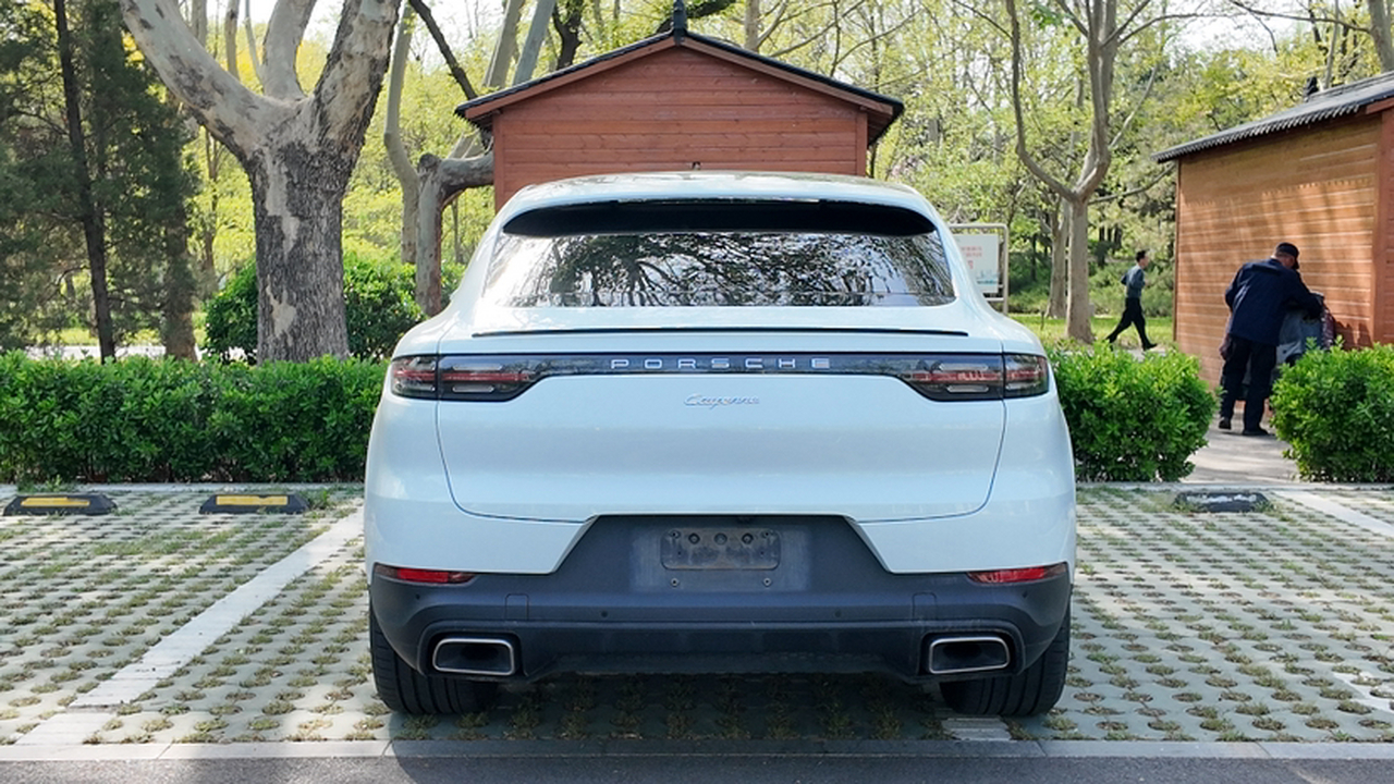 2019 Cayenne Coupé 3.0T photo 2