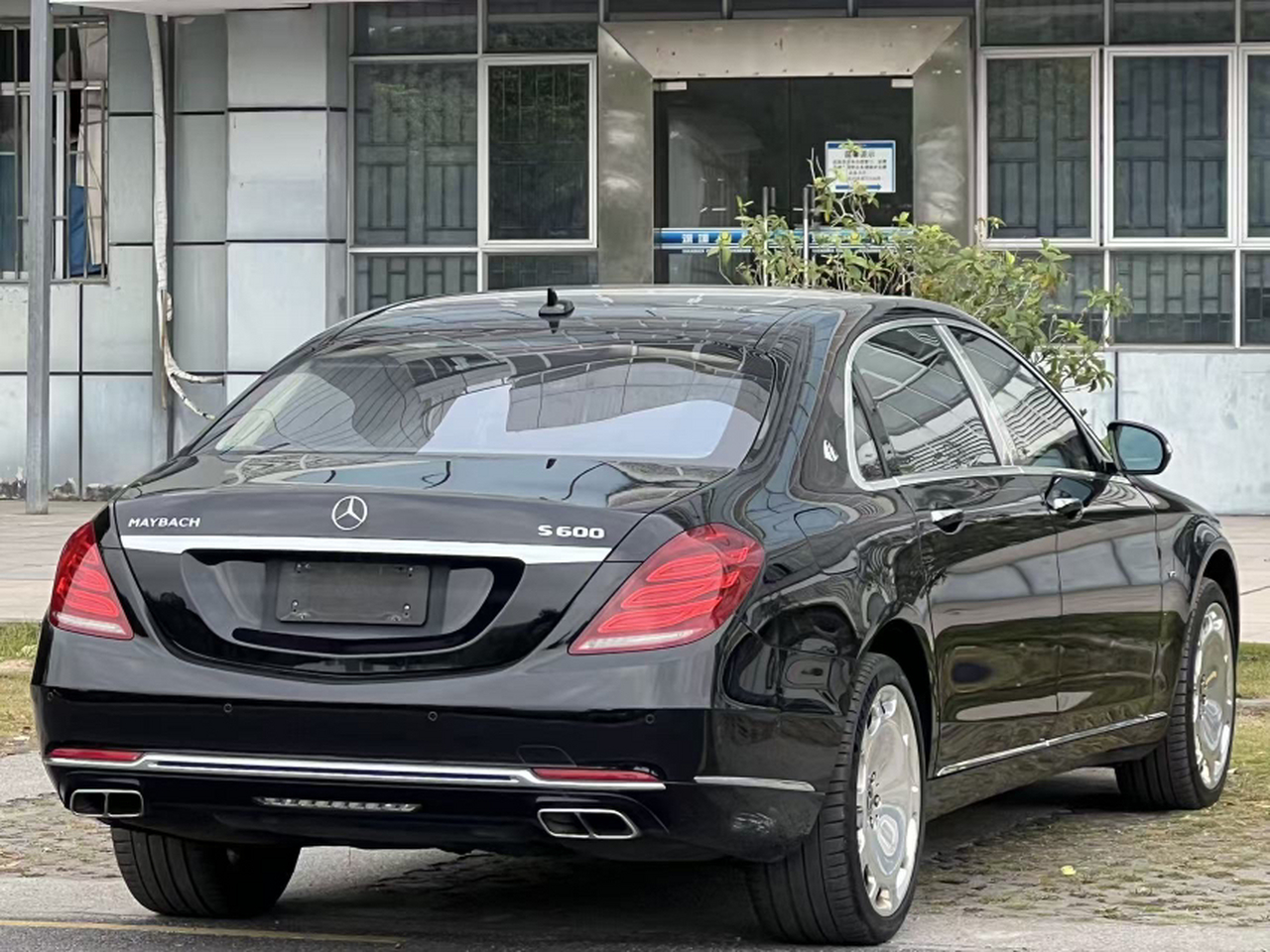 Maybach S-Class 2017 S 600 photo 3