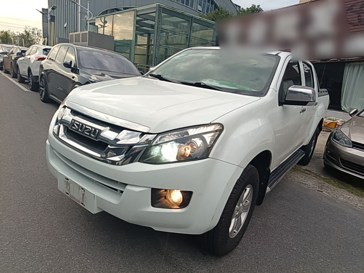 Isuzu D-MAX 2018 3.0T RWD AT Elite 4JJ1-TC HI