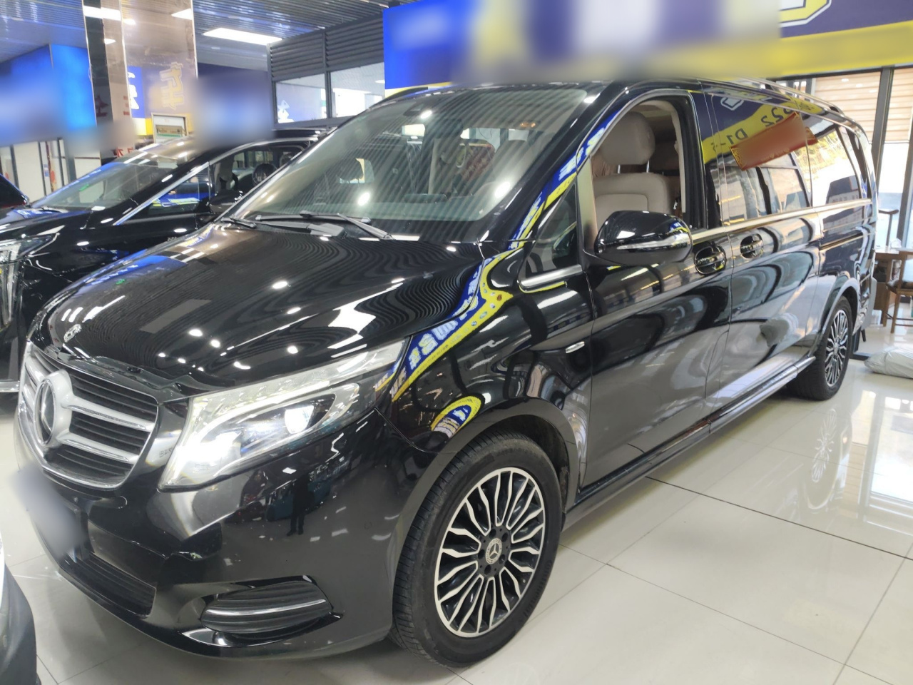 V-Class 2018 V 260 L Premium Extended China VI