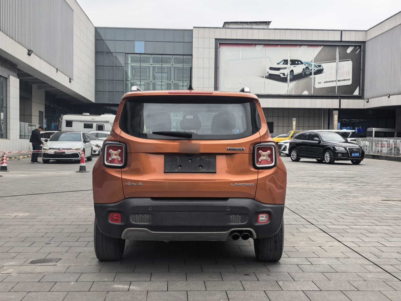 Renegade 2017 180TS AT AWD photo 4