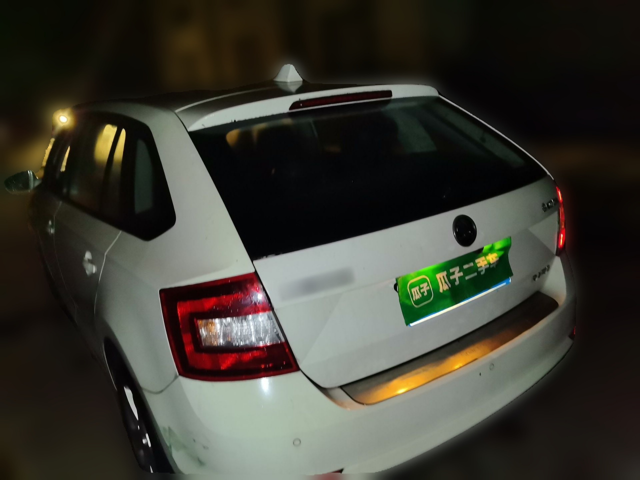 Rapid Spaceback 2014 1.6L MT Enjoy photo 4