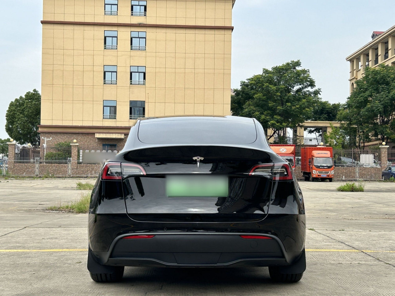 Model Y 2021 Standard Range RWD photo 4